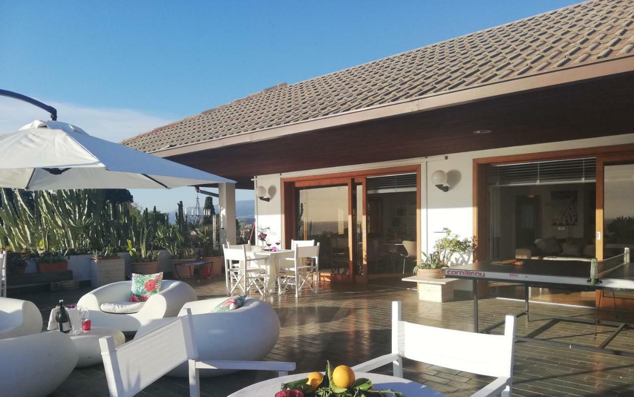 Villa Barbara Giardini Naxos Exterior foto