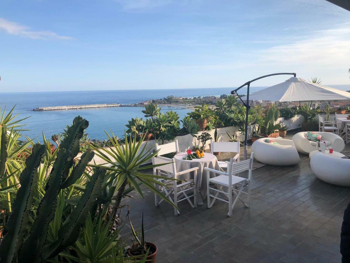 Villa Barbara Giardini Naxos Exterior foto